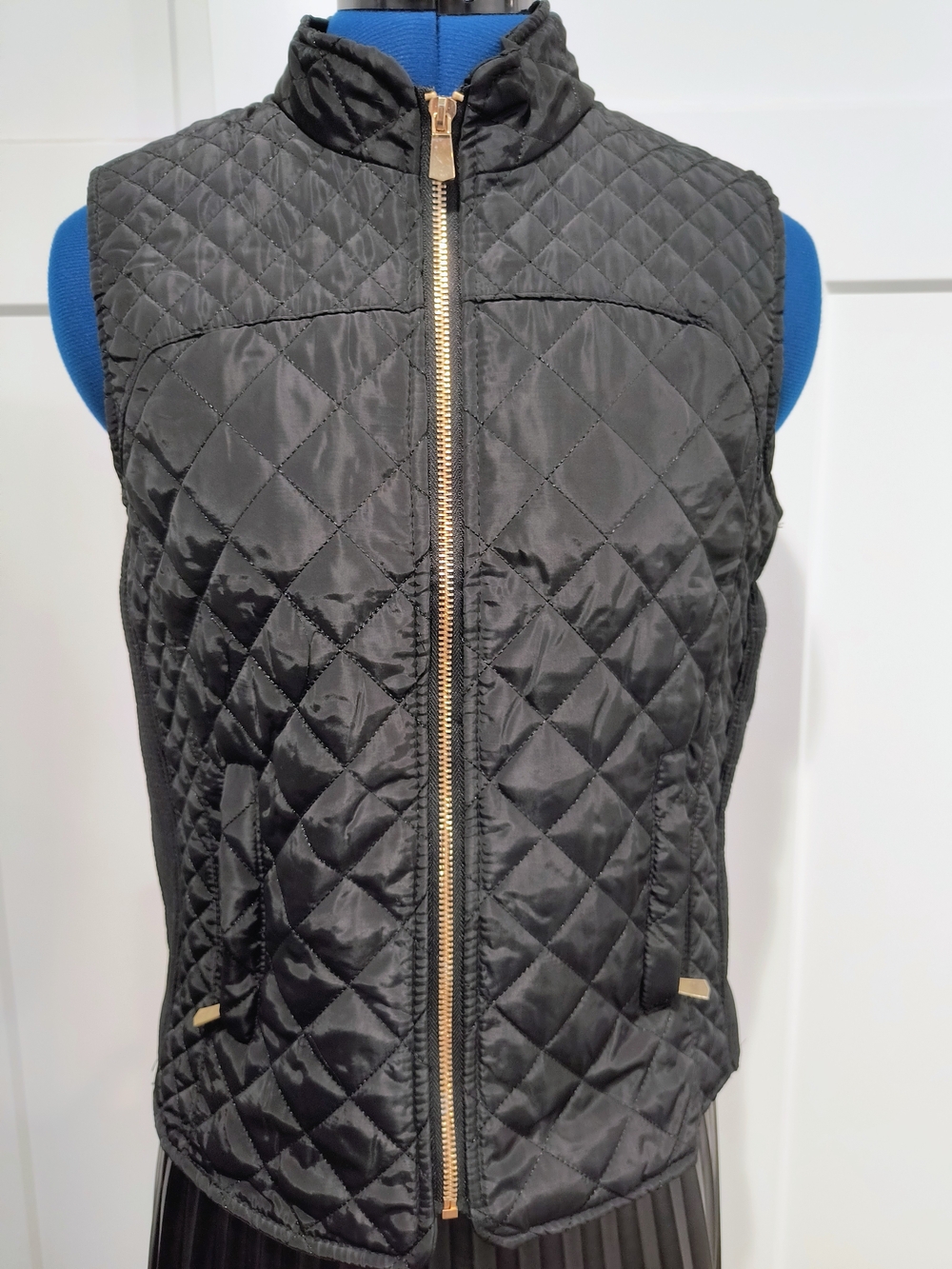 New Look Black Quilted Zip-Up Vest with Gold Hardware